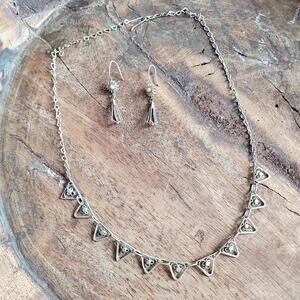 Vtg Dainty Silver Tone Set Necklace and Earrings